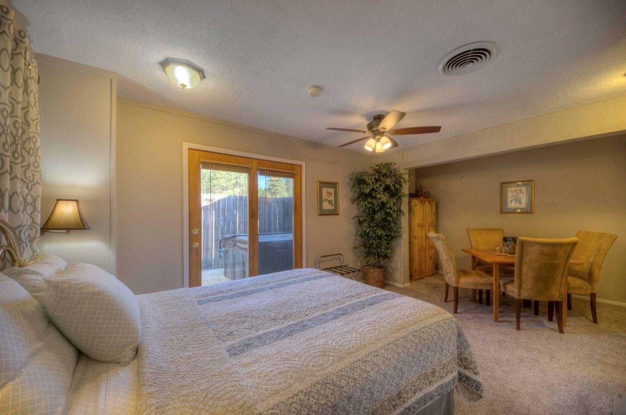 Black Forest Inn Bed & Breakfast Rapid City Dış mekan fotoğraf