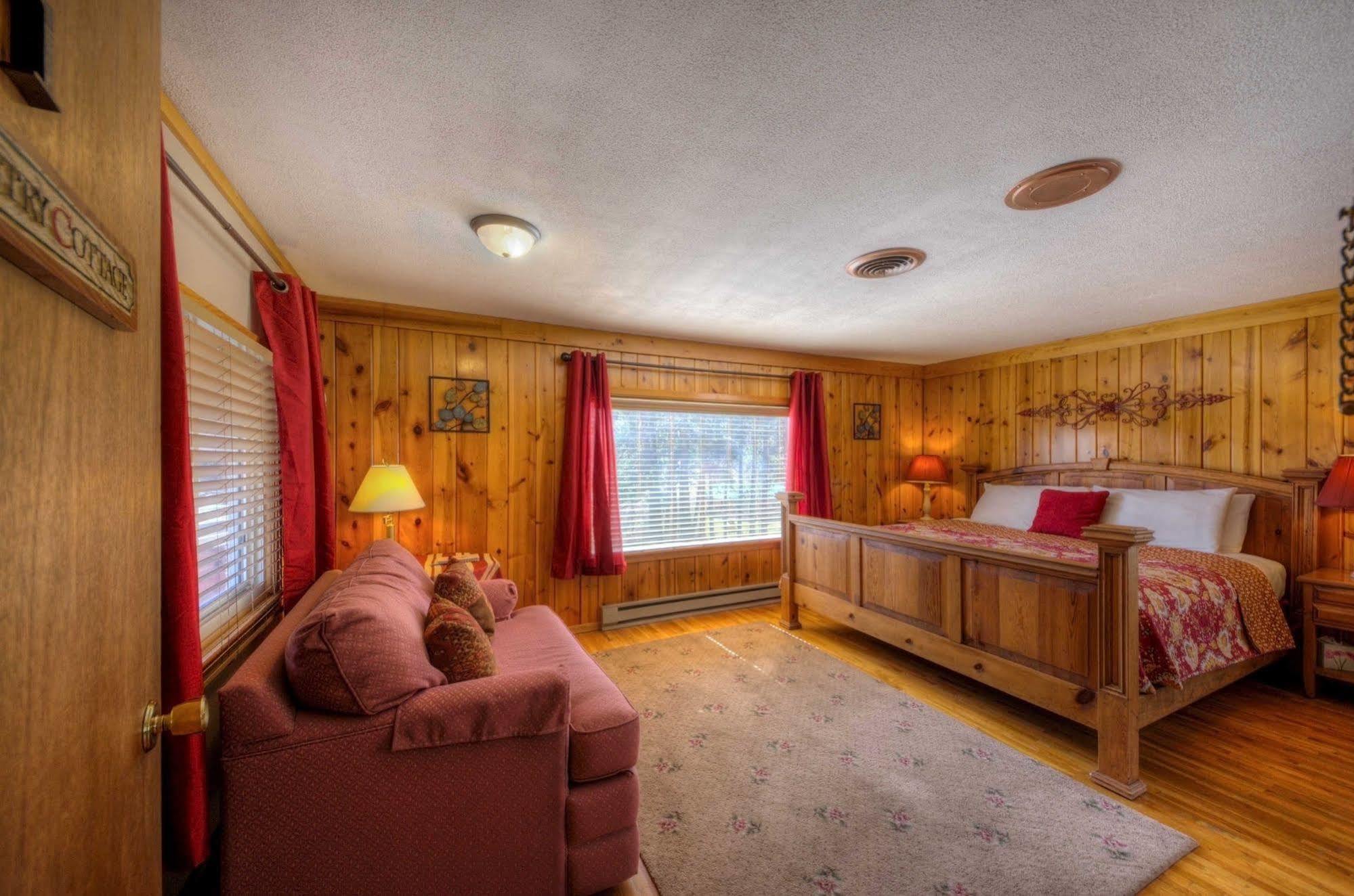 Black Forest Inn Bed & Breakfast Rapid City Dış mekan fotoğraf